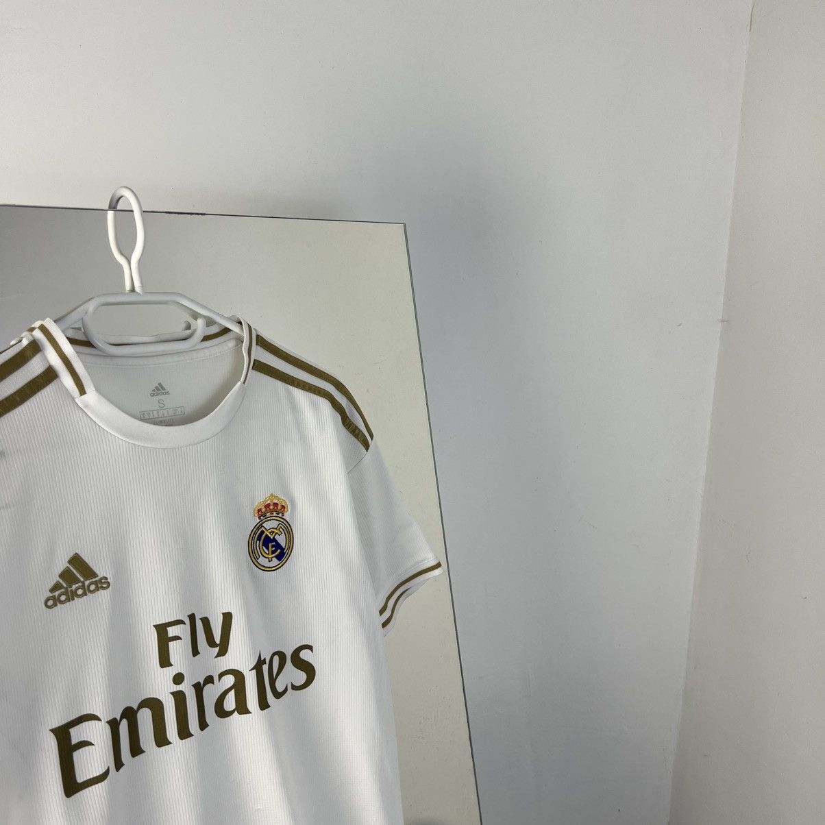 Adidas Vintage Adidas Real Madrid Home Soccer Jersey T-Shirt Size US S / EU 44-46 / 1 - 2 Thumbnail