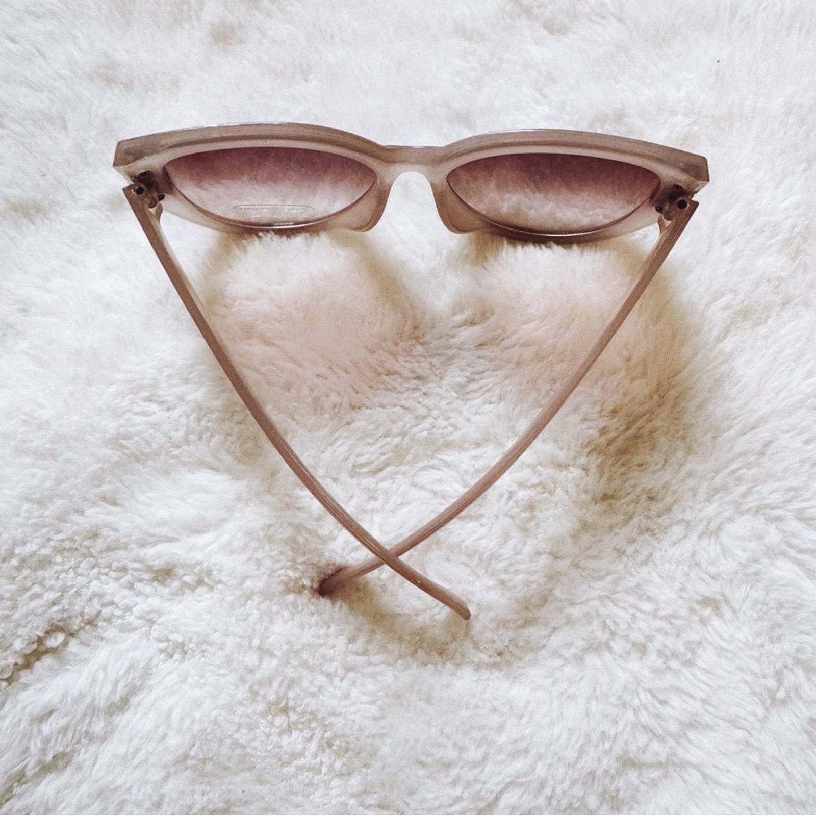 Other Rosy Light Gray Cat Eye Oversized Sunglasses Size ONE SIZE - 11 Thumbnail