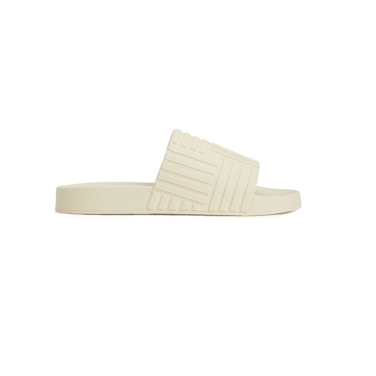 o1loc1c0824 690039 Slider in Sea Salt