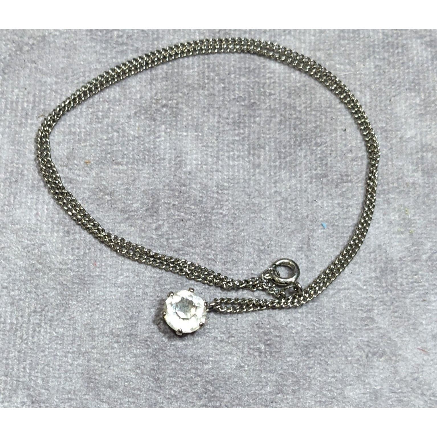 Other Minimalist Clear Gemmed Silver Tone Pendant Necklace Size ONE SIZE - 8 Thumbnail
