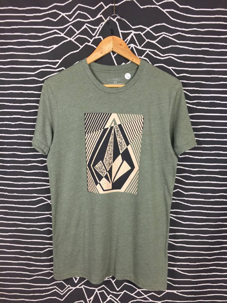 Vintage × Volcom Volcom Skateboards Geometric Big Logo Tee Size US S / EU 44-46 / 1 - 2 Thumbnail