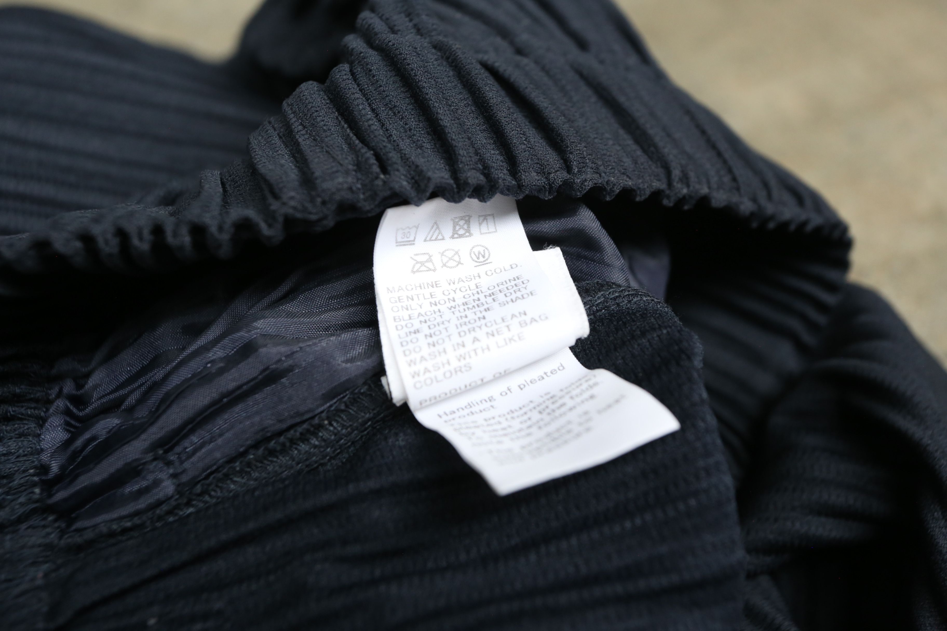 Homme Plisse Issey Miyake Homme Plisse Issey Miyake - F/W 21 - Basics Pleated Trousers Size US 30 / EU 46 - 8 Thumbnail