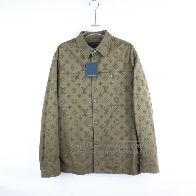 Louis Vuitton Louis Vuitton Logo full print single breasted long sleeve Size US L / EU 52-54 / 3 - 1 Thumbnail