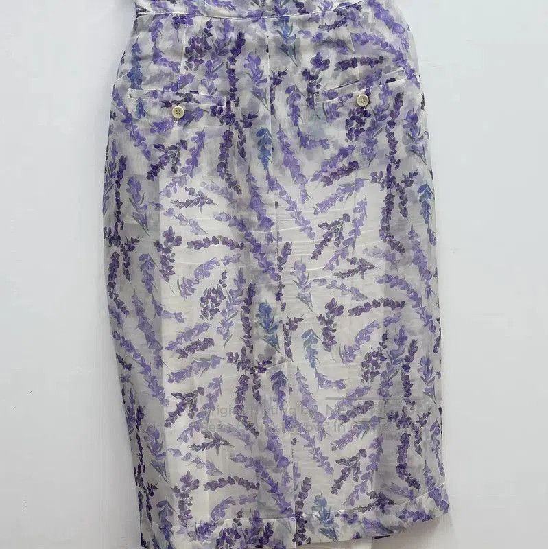 Max Mara MaxMara Summer Lilac Silk Midi Skirt . Size 25" / US 0 / IT 36 - 2 Thumbnail