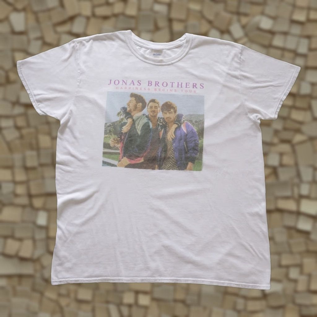 Gildan VINTAGE Jonas Brothers Rock Tour T-Shirt Gray White Cotton Men XL Graphic Print Music 90s Y2K Official Licensed Gildan 5000 Short Sleeve Crew Neck Size US XL / EU 56 / 4 - 1 Thumbnail