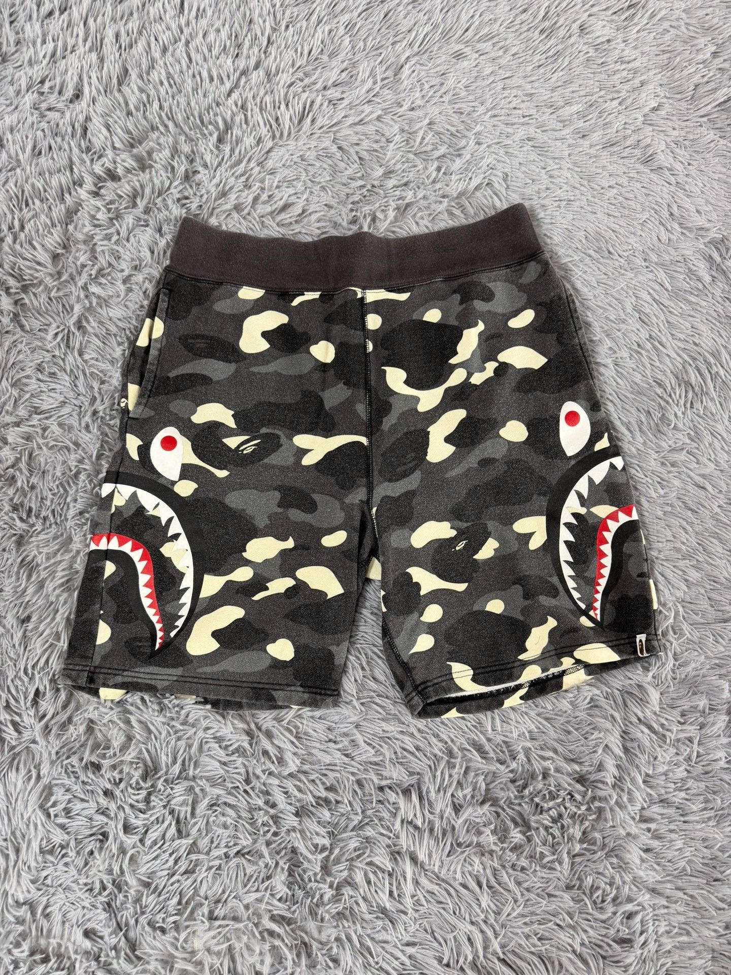 Bape Bape Shark Shorts 32 Men Size US 32 / EU 48 - 1 Thumbnail