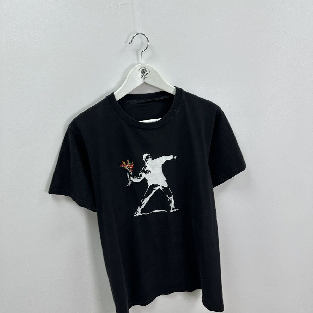 Vintage Vintage 00s Banksy Bush Thrower Rage the Flower art tee y2k Size US M / EU 48-50 / 2 - 3 Thumbnail