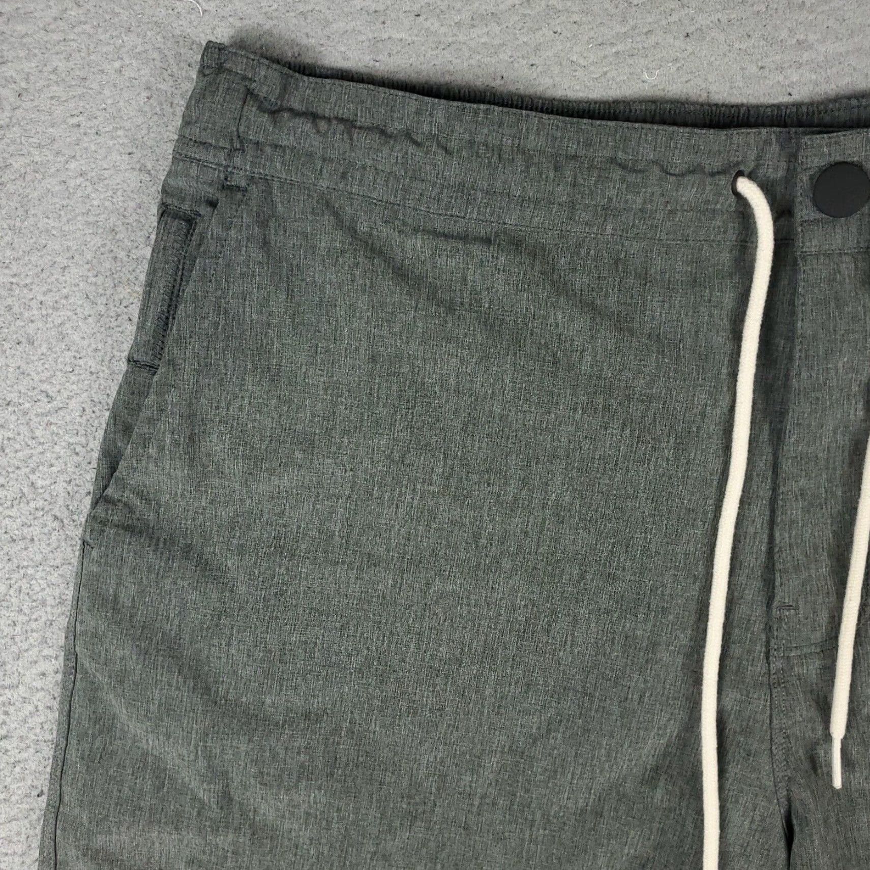 Hurley Hurley Shorts Mens Size 36 Phantom Hybrid Lace Tie Slash Pockets Chino Gray Polyester Regular Front Zip Pocket Logo casual travel workwear 36 Mens Size US 36 / EU 52 - 2 Thumbnail