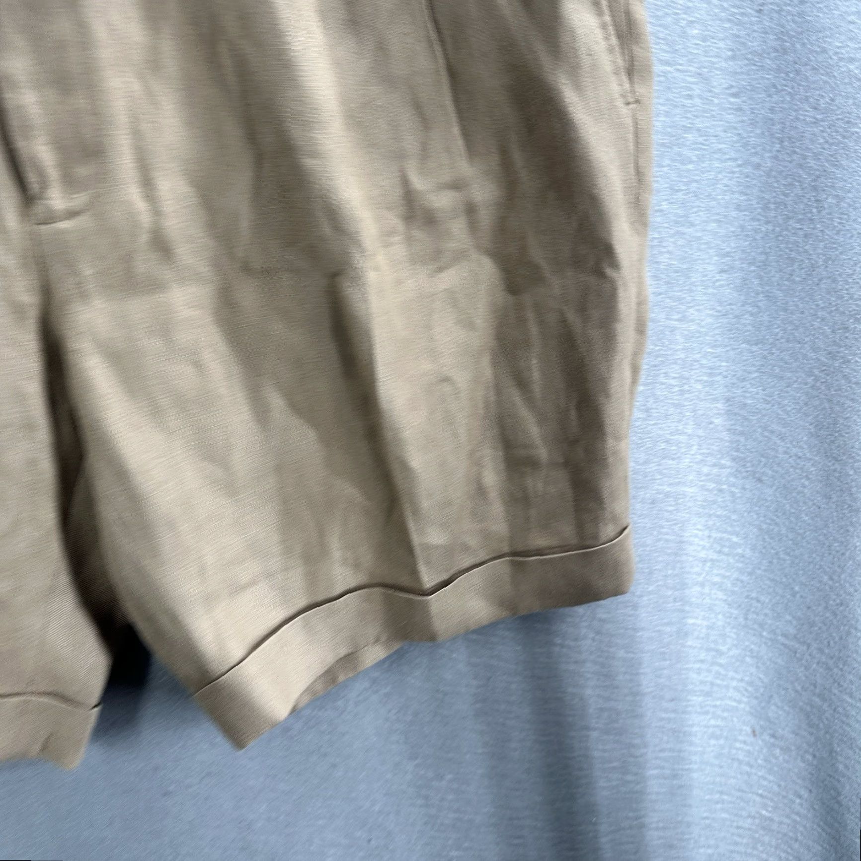 Suitsupply Suitsupply Bosa 100% Linen Pleated Shorts Capritex Leomaster 42 Made in ITALY Beige Linen Short Suitsupply Men 42 Casual Vintage: No Size US 42 / EU 58 - 6 Thumbnail