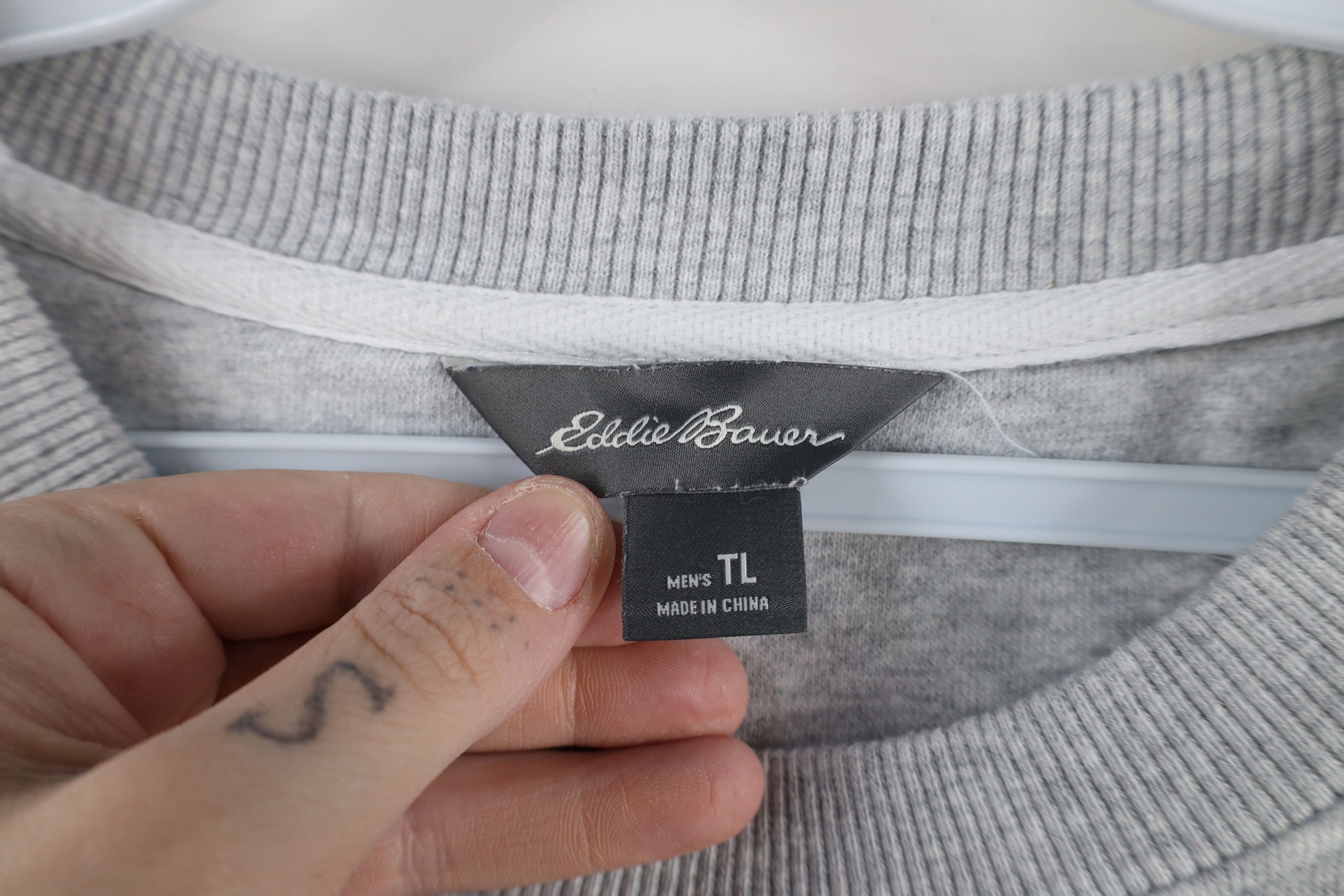 Eddie Bauer × Vintage Vintage Eddie Bauer Out Block Letter Crewneck Sweatshirt Size US L / EU 52-54 / 3 - 6 Thumbnail