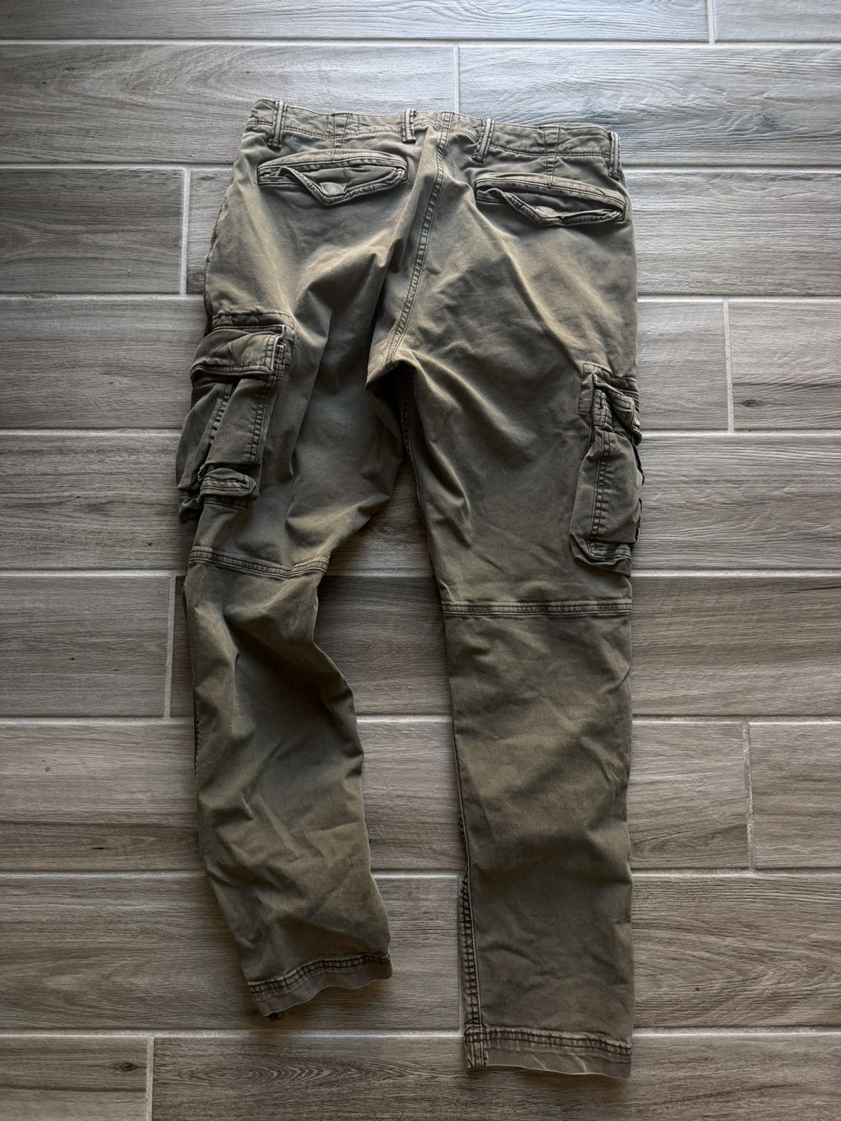 Gap GAP Olive/Forest Green Cargo Pants Size 33x30 Gently Used Size US 33 - 6 Thumbnail
