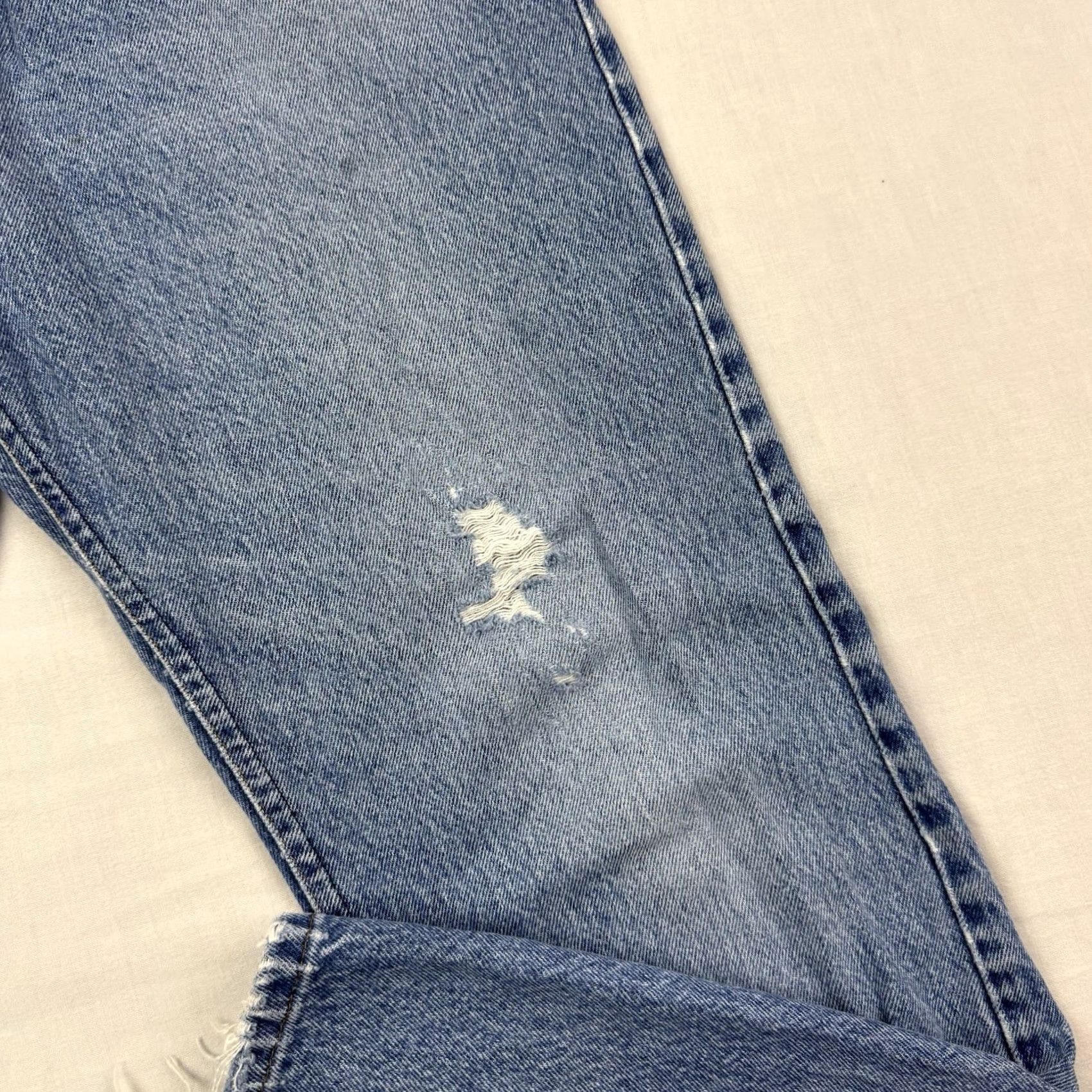 Lee VINTAGE Lee Jeans Men 36x32 Regular Straight USA Blue Cotton 1980s-90s, Worn, Thrashed, Zip, Inseam 32, Made in USA, Leather Patch, Hipster Size US 36 / EU 52 - 4 Thumbnail