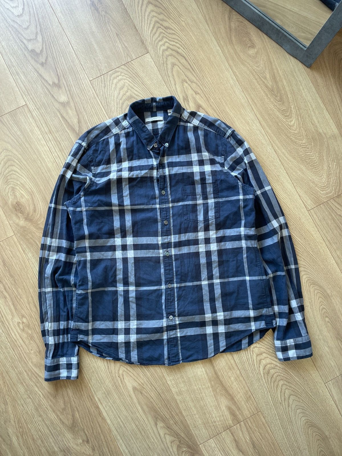 Burberry Burberry Blue nova Check Plaid Button Up Shirt 🔥 Size US L / EU 52-54 / 3 - 1 Thumbnail