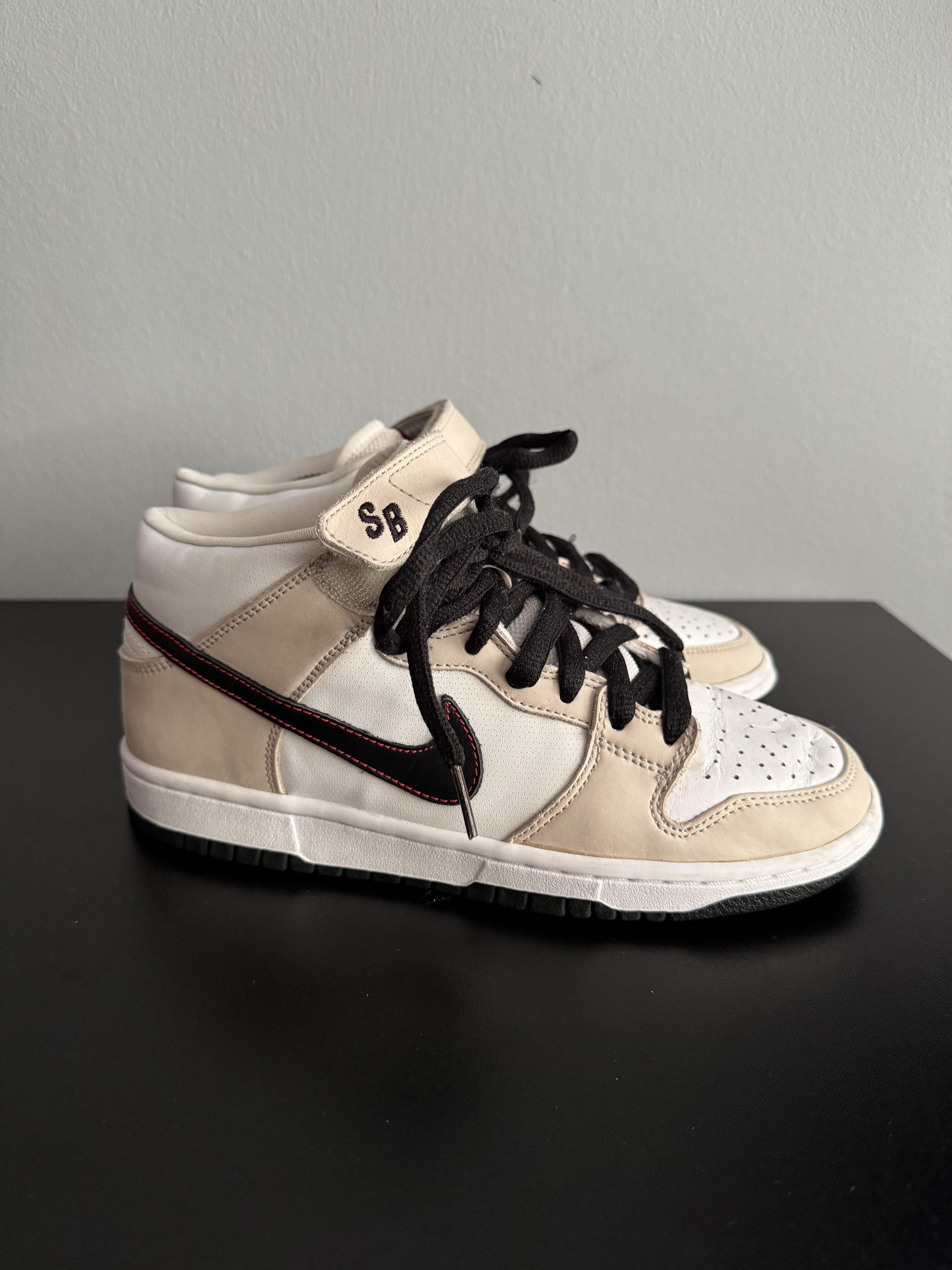 Nike Nike SB Dunk Mid Pro Lt Bone White Black Light travis skunk Size US 6.5 / EU 39-40 - 3 Thumbnail