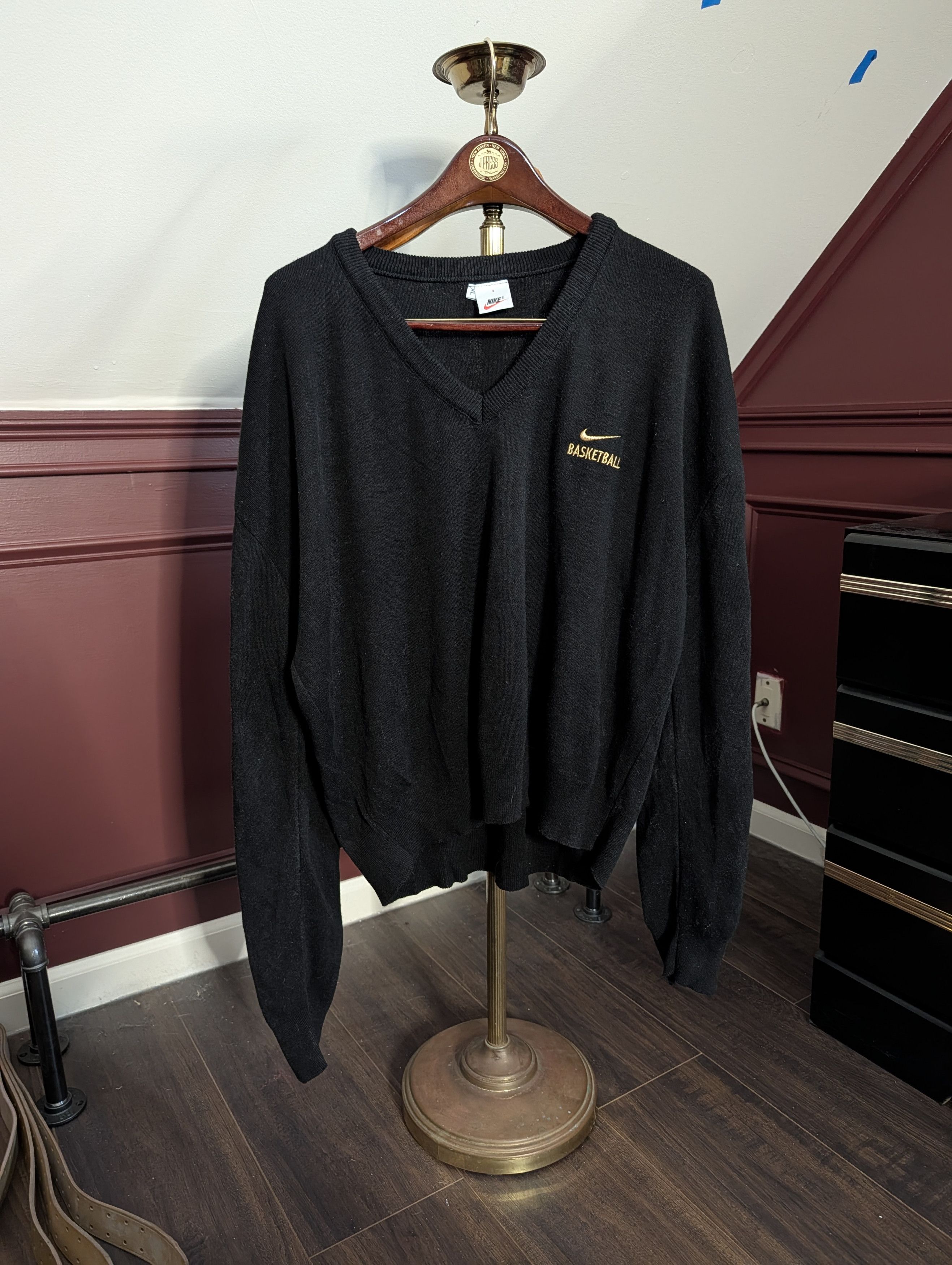 Nike RARE Vintage Nike Basketball MiUSA Black V-Neck Sweater XL Size US XL / EU 56 / 4 - 1 Thumbnail