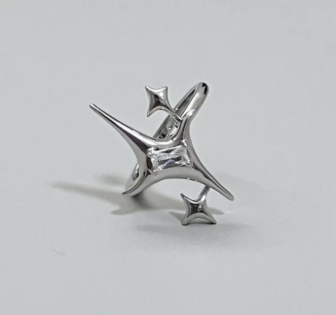 Jewelry Abstract Star Adjustable Ring Size ONE SIZE - 1 Thumbnail