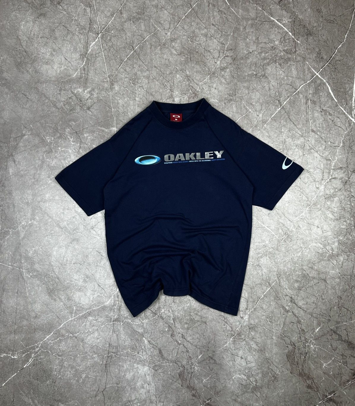 Oakley ☠️OAKLEY Vintage T shirt OOs Central Logo Size M Size US M / EU 48-50 / 2 - 3 Thumbnail