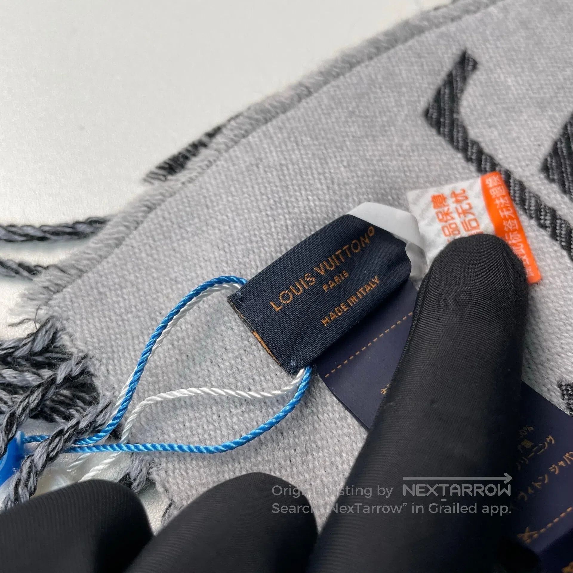 Louis Vuitton Louis Vuitton Double-Faced Wool Scarf in Black and Gray| Size ONE SIZE - 6 Thumbnail
