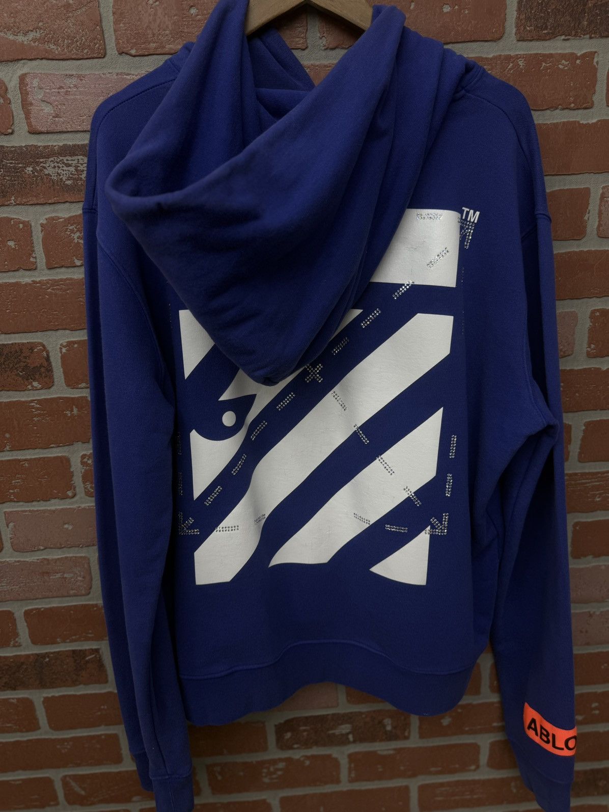Off-White Off White Pullover Blue Stones Hoodie Size XL RARE Size US XL / EU 56 / 4 - 2 Thumbnail