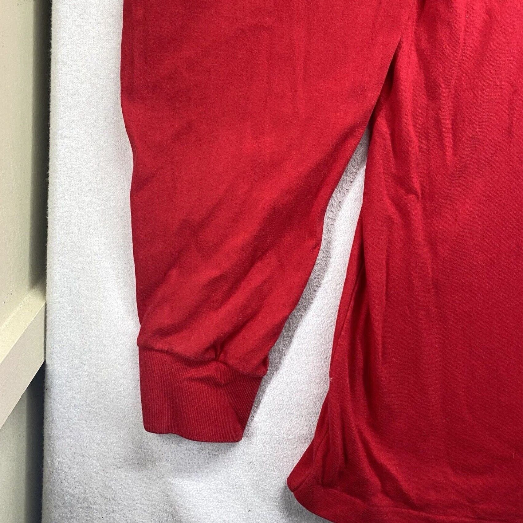 Vintage VINTAGE Outer Banks Men's Long Sleeve T-Shirt Size Large Red Knit Solid Ski Club 90s Retro Size US L / EU 52-54 / 3 - 7 Thumbnail