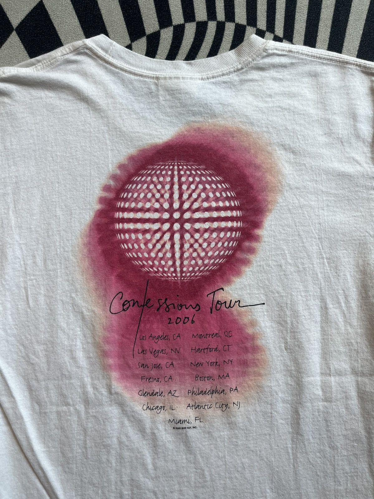 Band Tees Vintage MADONNA Confessions Tour 2006‘s Tshirt Size US S / EU 44-46 / 1 - 9 Thumbnail