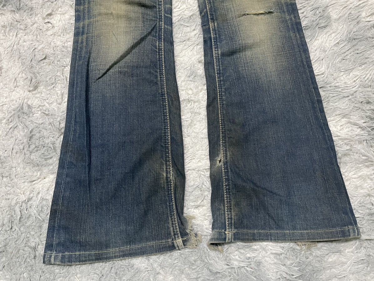 20471120 90s YANUK FLARE JEANS DISTRESSED DESIGN Size US 30 / EU 46 - 3 Thumbnail