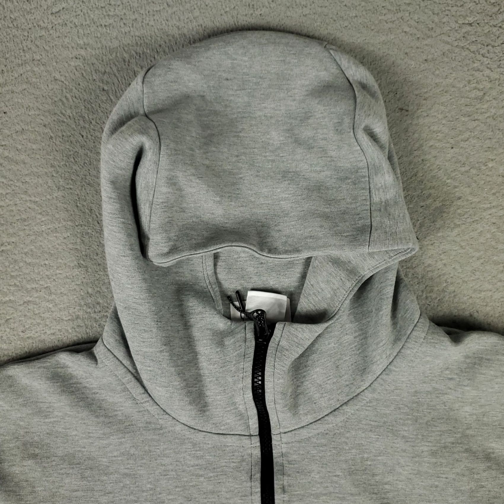 Nike - Keywords: "Nike" (brand), "Fleece," "Hoodie," "Gray," "2XL," "Tall Zip," "Long Sleeve," "Hooded," "Sports" are important Size US XXL / EU 58 / 5 - 2 Thumbnail