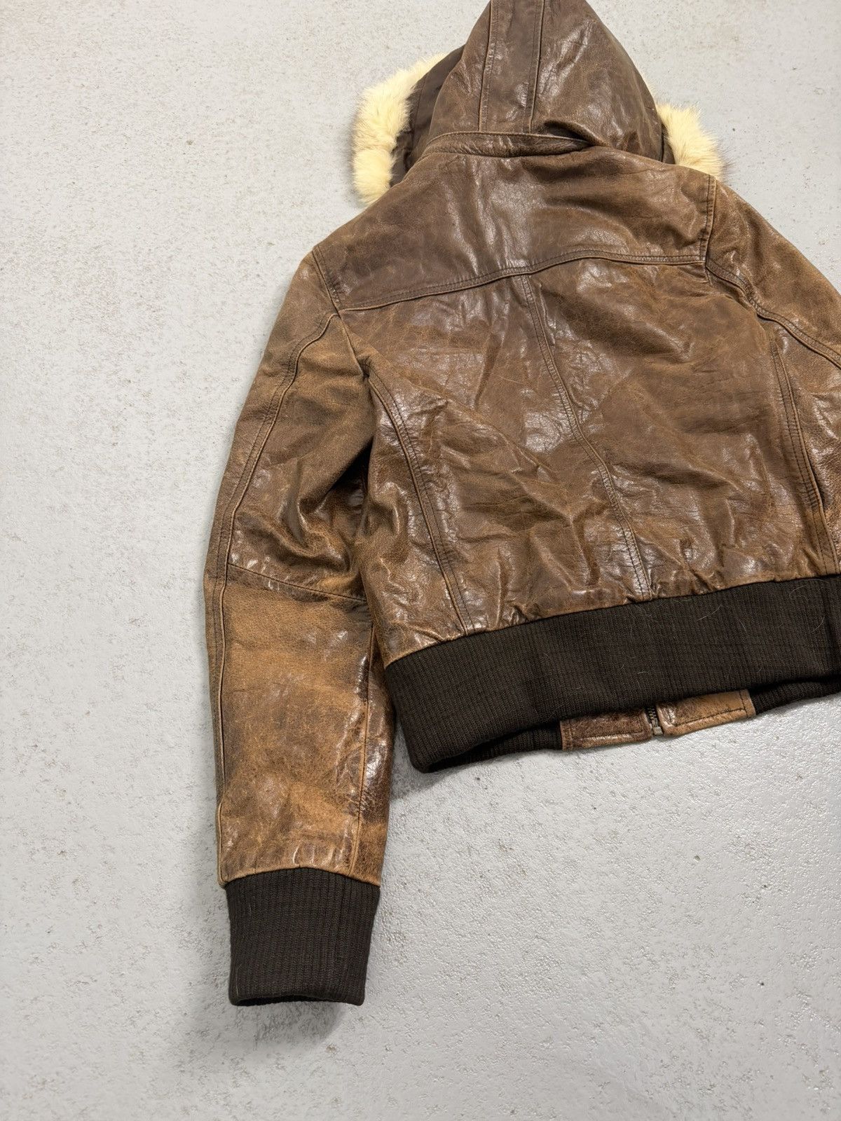 Leather Vintage Leather Fitted Fur Hooded Leather Jacket Size L / US 10 / IT 46 - 20 Thumbnail