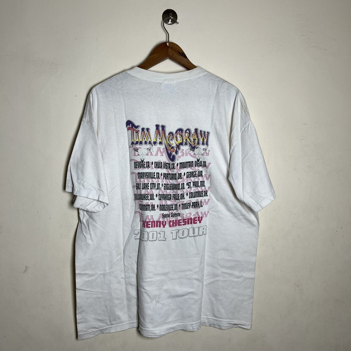 Vintage Vintage Tim McGraw x Kenny Chesney 2001 Tour Shirt Size US XL / EU 56 / 4 - 7 Thumbnail