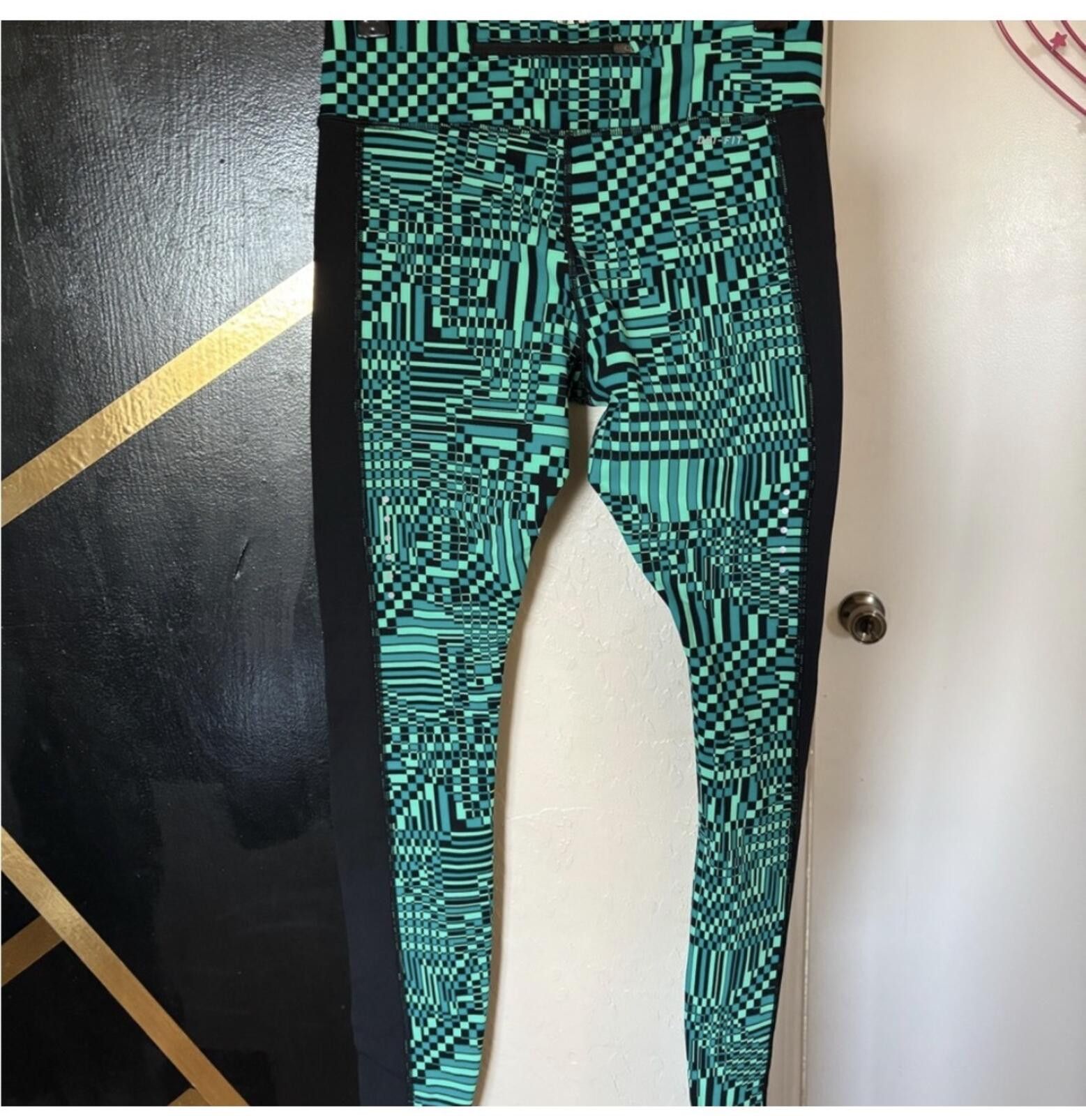 Nike (NIKE) Stylish Green Patterned womens Leggings Size 32" / US 10 / IT 46 - 9 Thumbnail