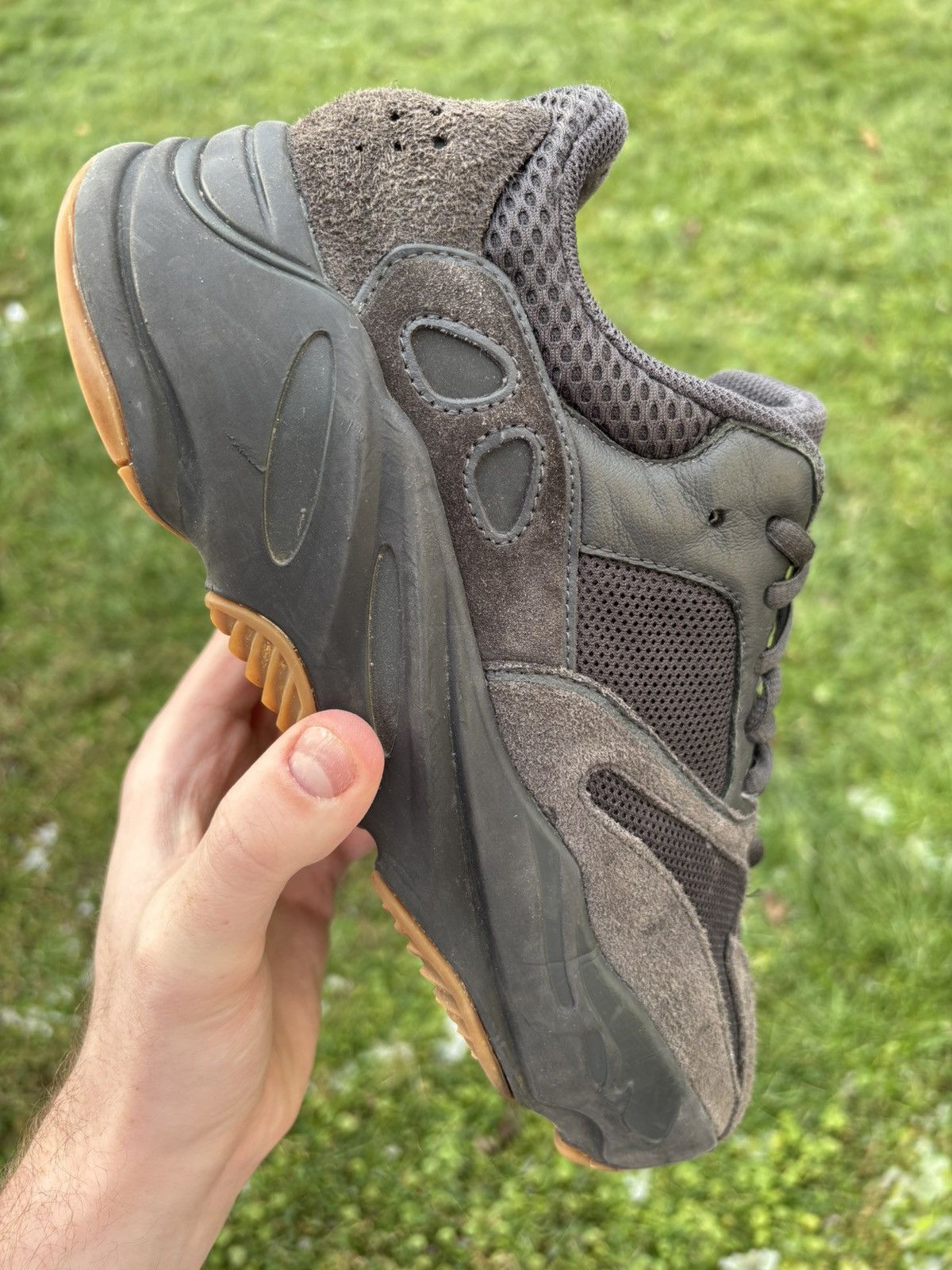 Adidas Yeezy Boost 700 Utility Black 2019 Size 9.5 Adidas Yeezy Boost 700 Utility Black 2019 Size 9.5 main image 3