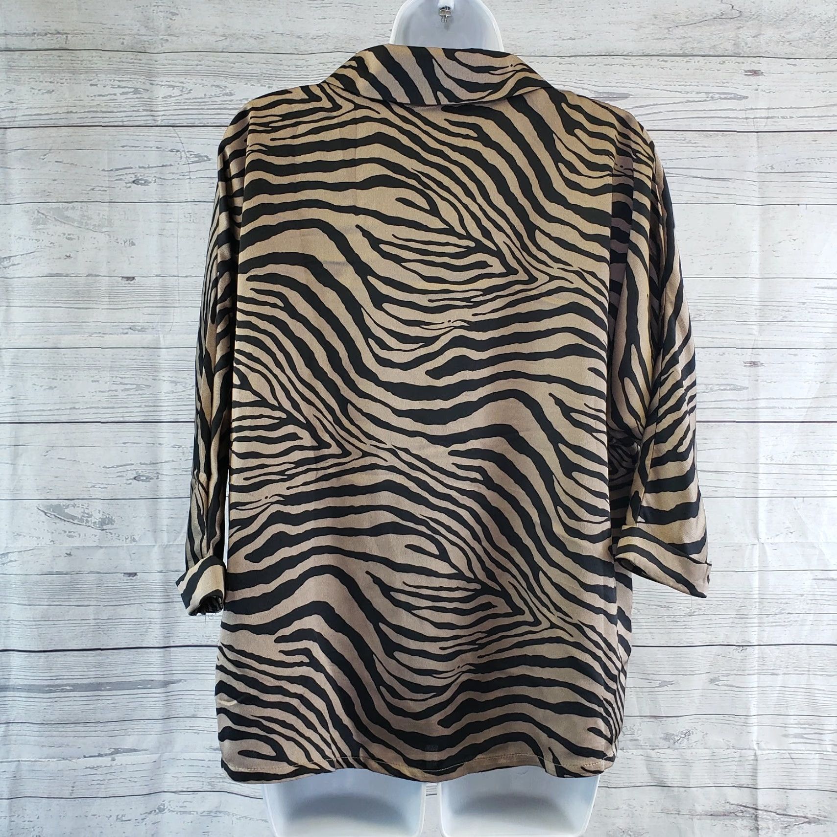Nasty Gal Nasty Gal Womens Blouse Animal Print Dolman Sleeve Button Front Top Black Brown Size 4 Womens Blouse Size S / US 4 / IT 40 - 4 Thumbnail
