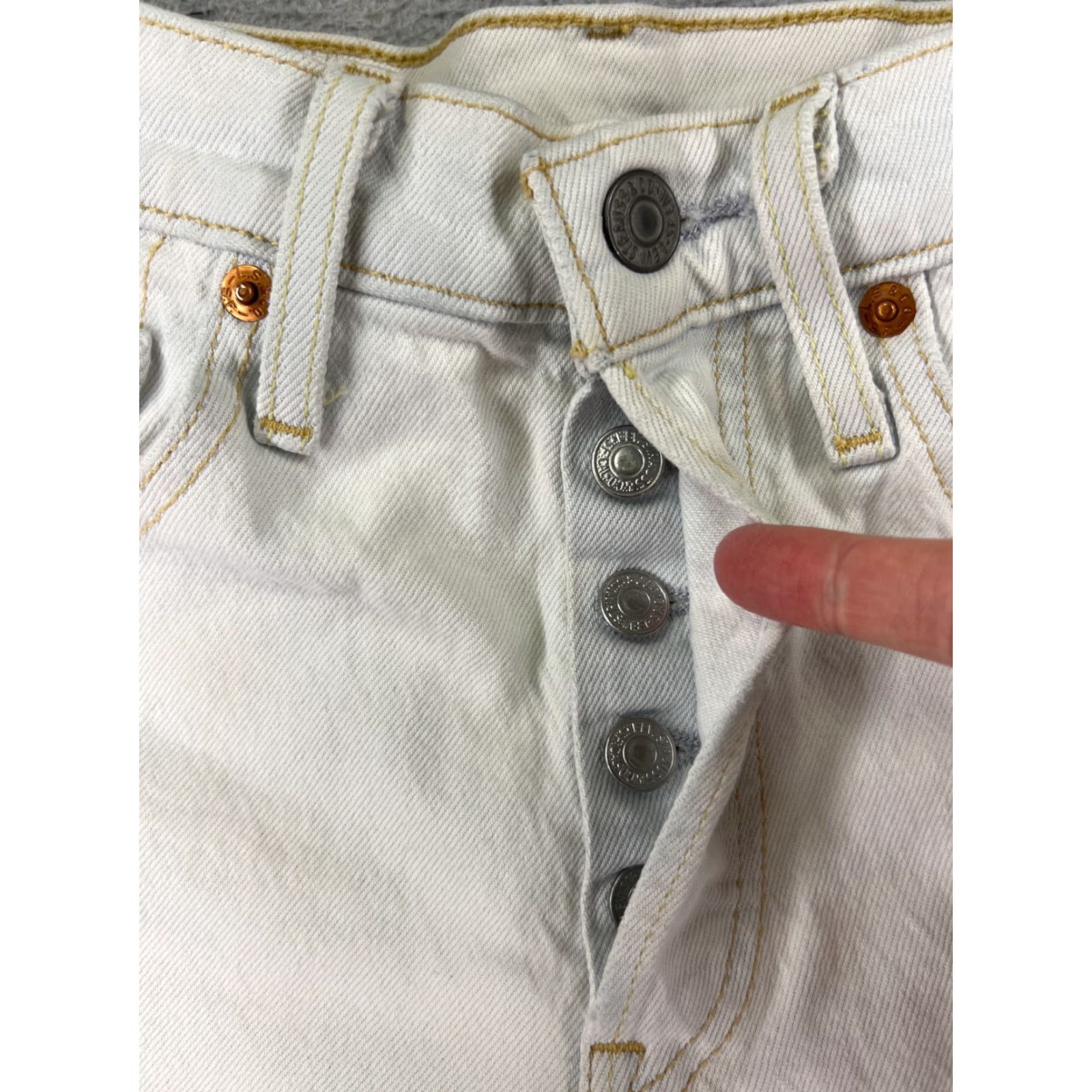 Levi's Levi's Shorts Womens White Denim Cut-Off 24x2 Button Fly 501 Jean Style Casual Beach Womens Size 42" / US 20 - 6 Thumbnail