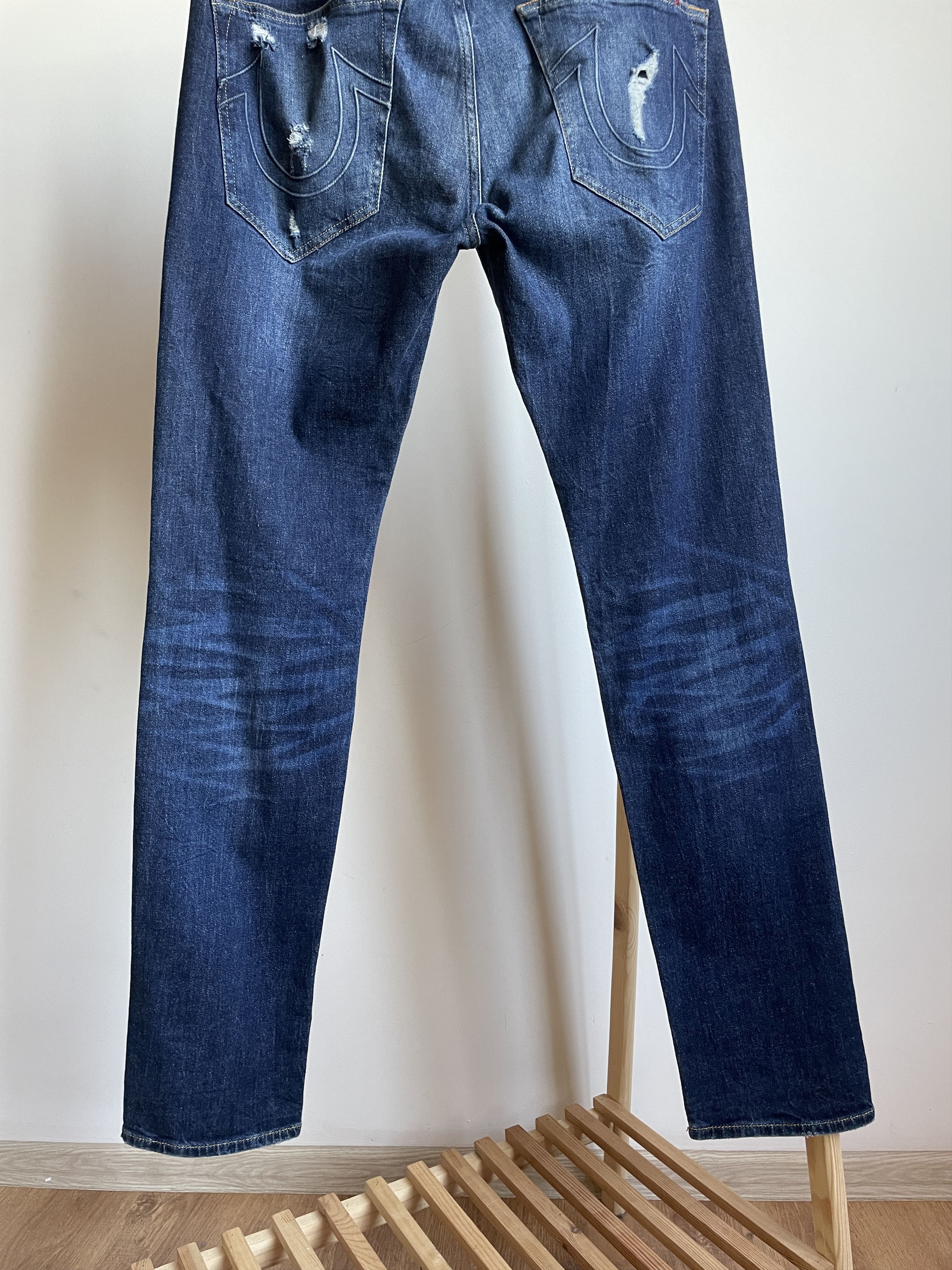 True Religion True Religion Rocco Relaxed Skinny Distressed Denim Size 34 Size US 34 / EU 50 - 7 Thumbnail
