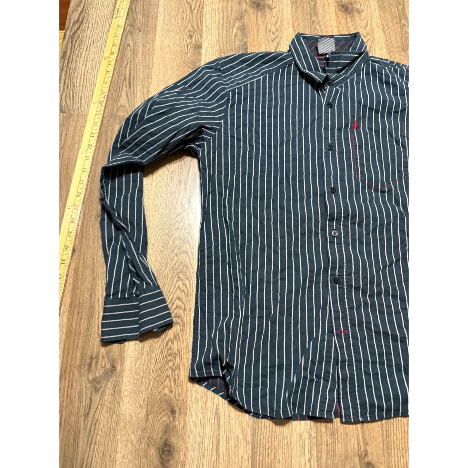 Volcom Volcom Shirt, Mens Large, Black Red Striped Long Sleeve Button-Up Shirt Size US L / EU 52-54 / 3 - 3 Thumbnail