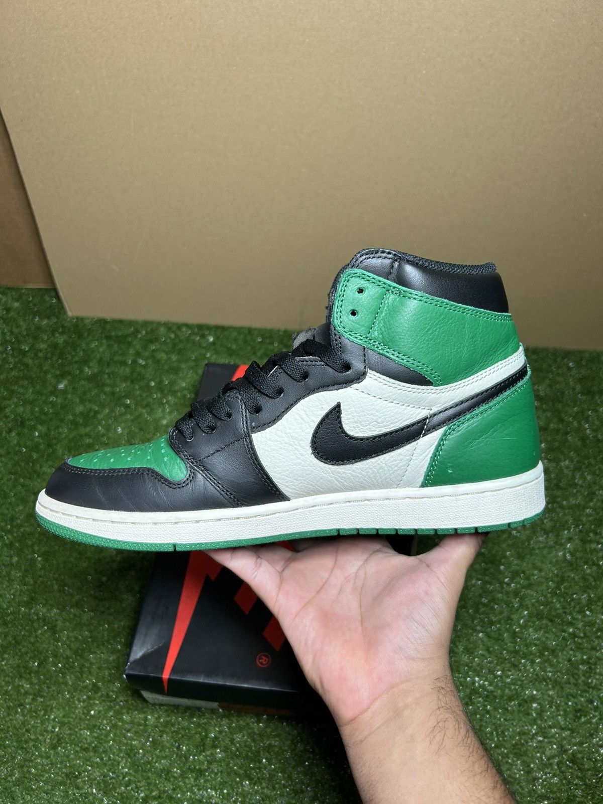 Jordan Brand Jordan 1 Pine Green 1.0 Size US 10.5 / EU 43-44 - 8 Thumbnail