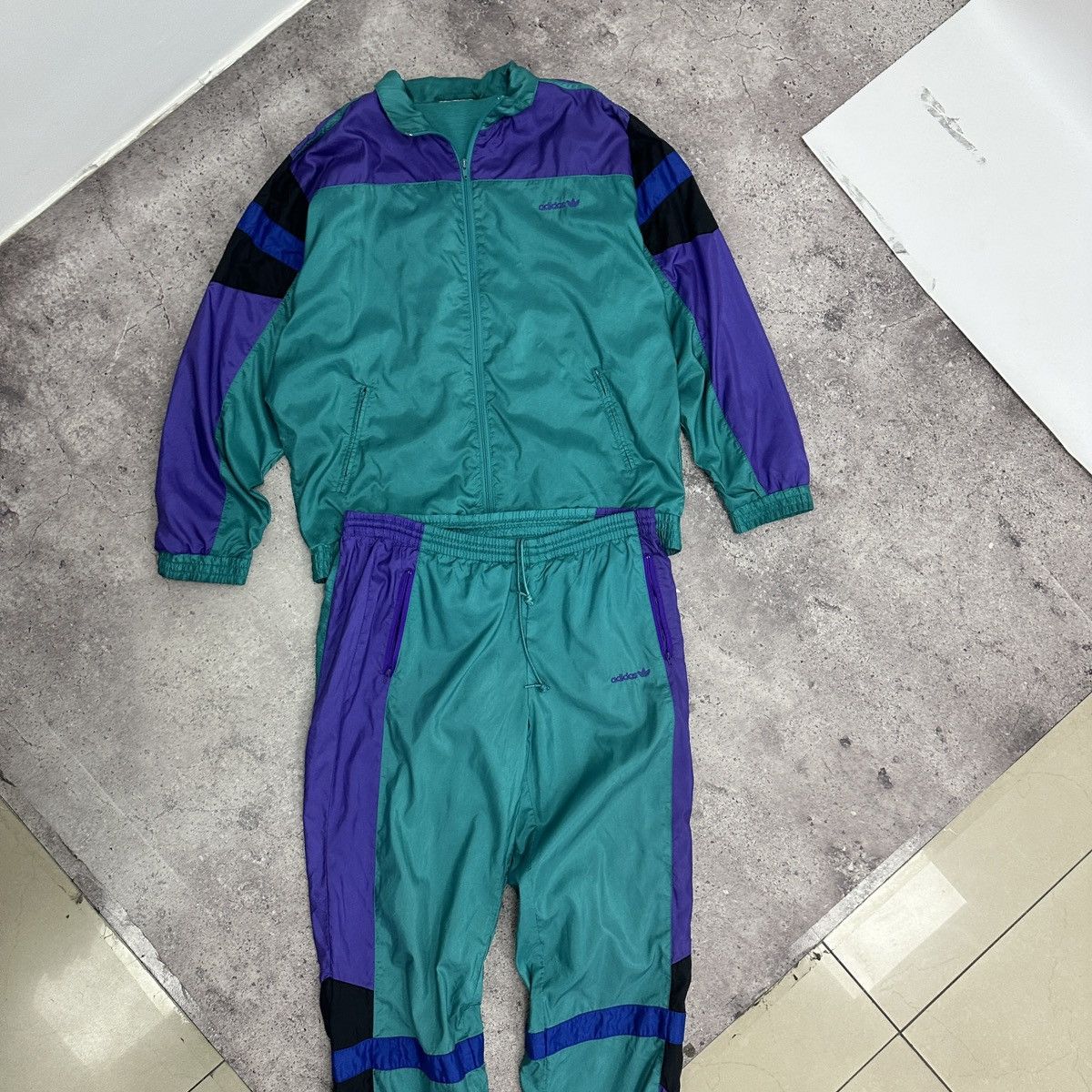 Vintage Vintage 90s Adidas Light jacket sweetpants tracksuit y2k og Size US XL / EU 56 / 4 - 1 Thumbnail