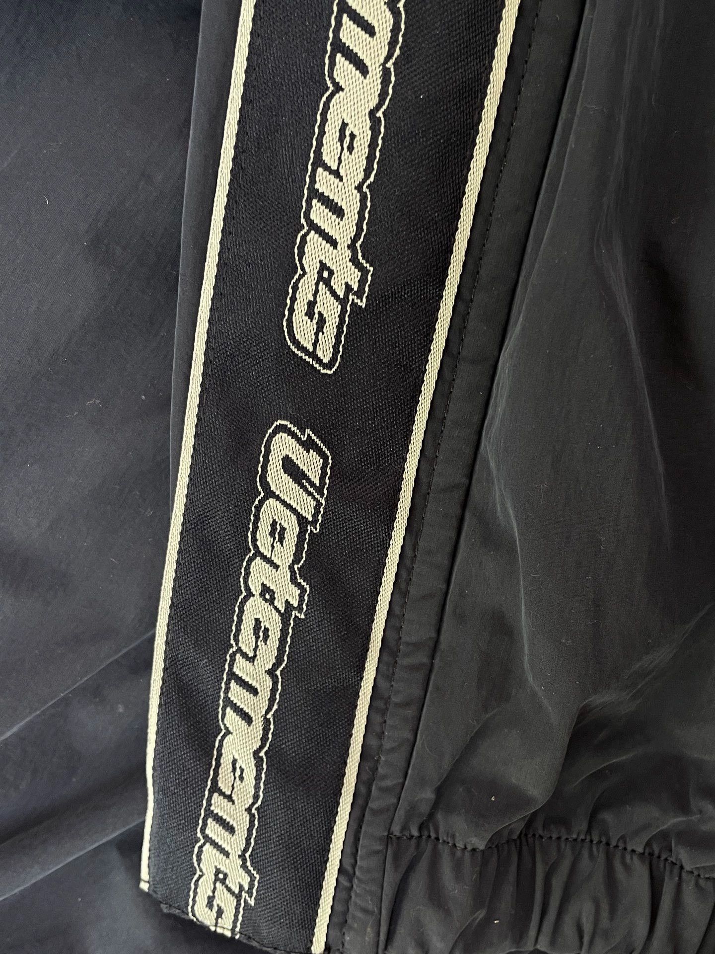 Vetements Vetements S Track Pants Waist 68-80 Hips 106 NWT Size US 29 - 4 Thumbnail