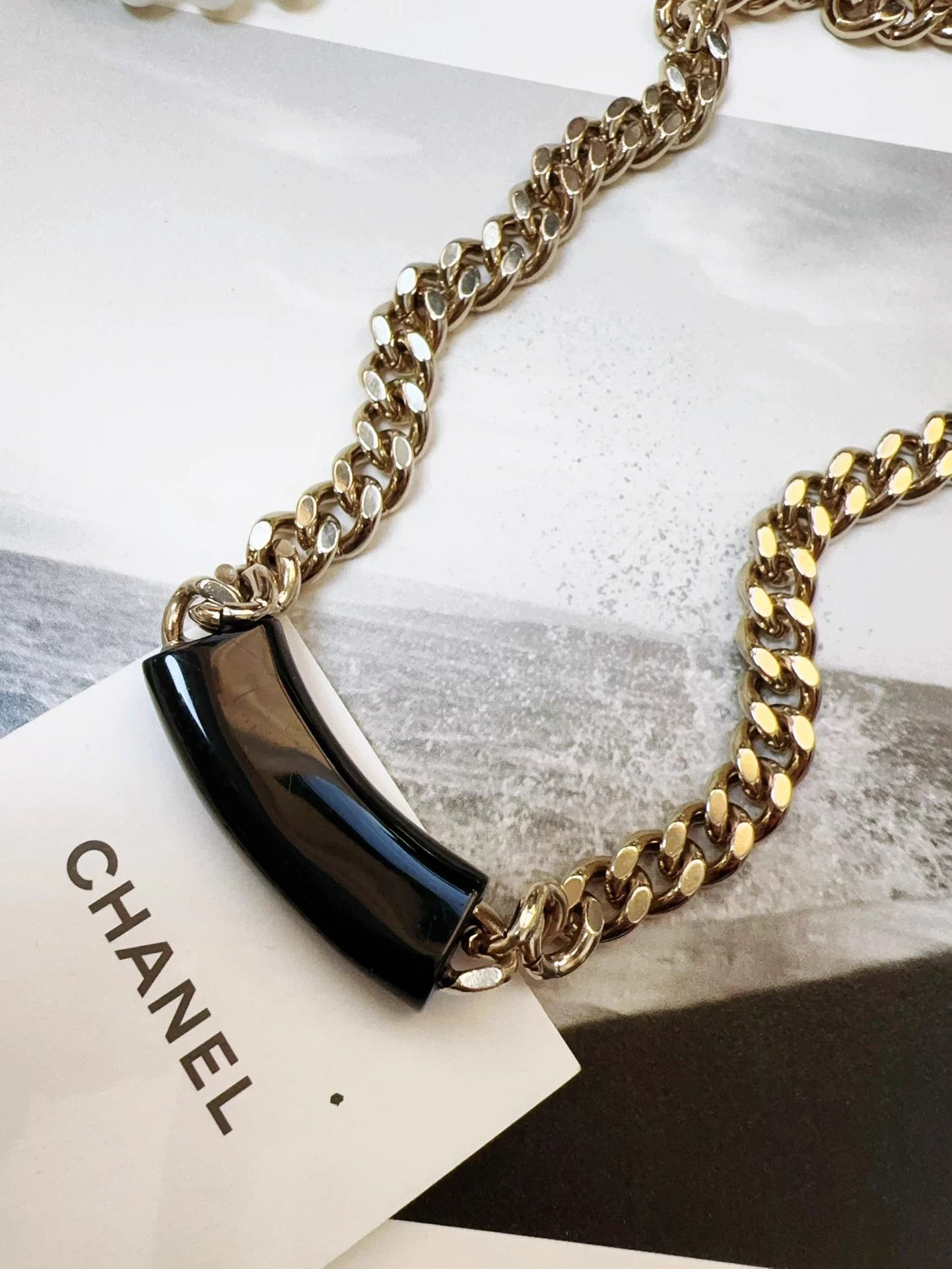 Chanel Chanel 22B Black Acrylic Crystal Logo Bracelet Size ONE SIZE - 4 Thumbnail