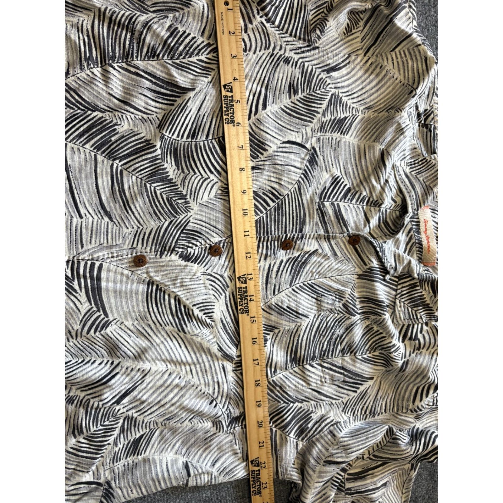 Tommy Bahama Tommy Bahama Button-Up Shirt Mens Large Silk Tropical Leaf Pattern Short Sleeve Shirt Size US L / EU 52-54 / 3 - 3 Thumbnail