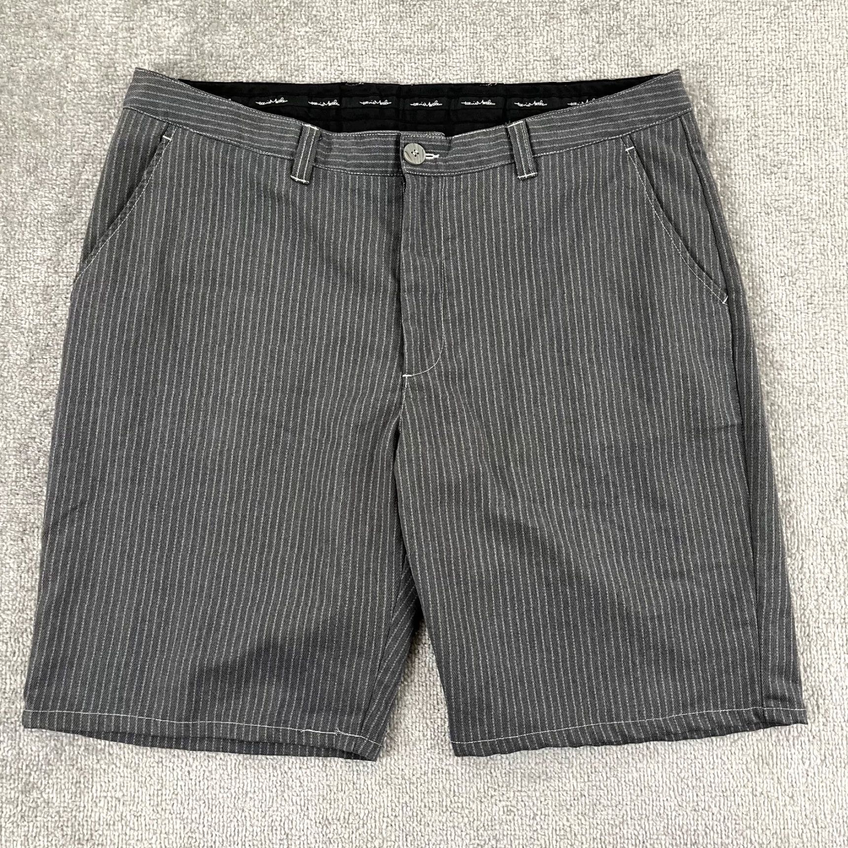 TravisMathew TRAVIS MATHEW Shorts Mens Size 38 x 10.5" Gray Striped Golf Khakis Casual Blend Shirt? Size US 38 / EU 54 - 2 Thumbnail