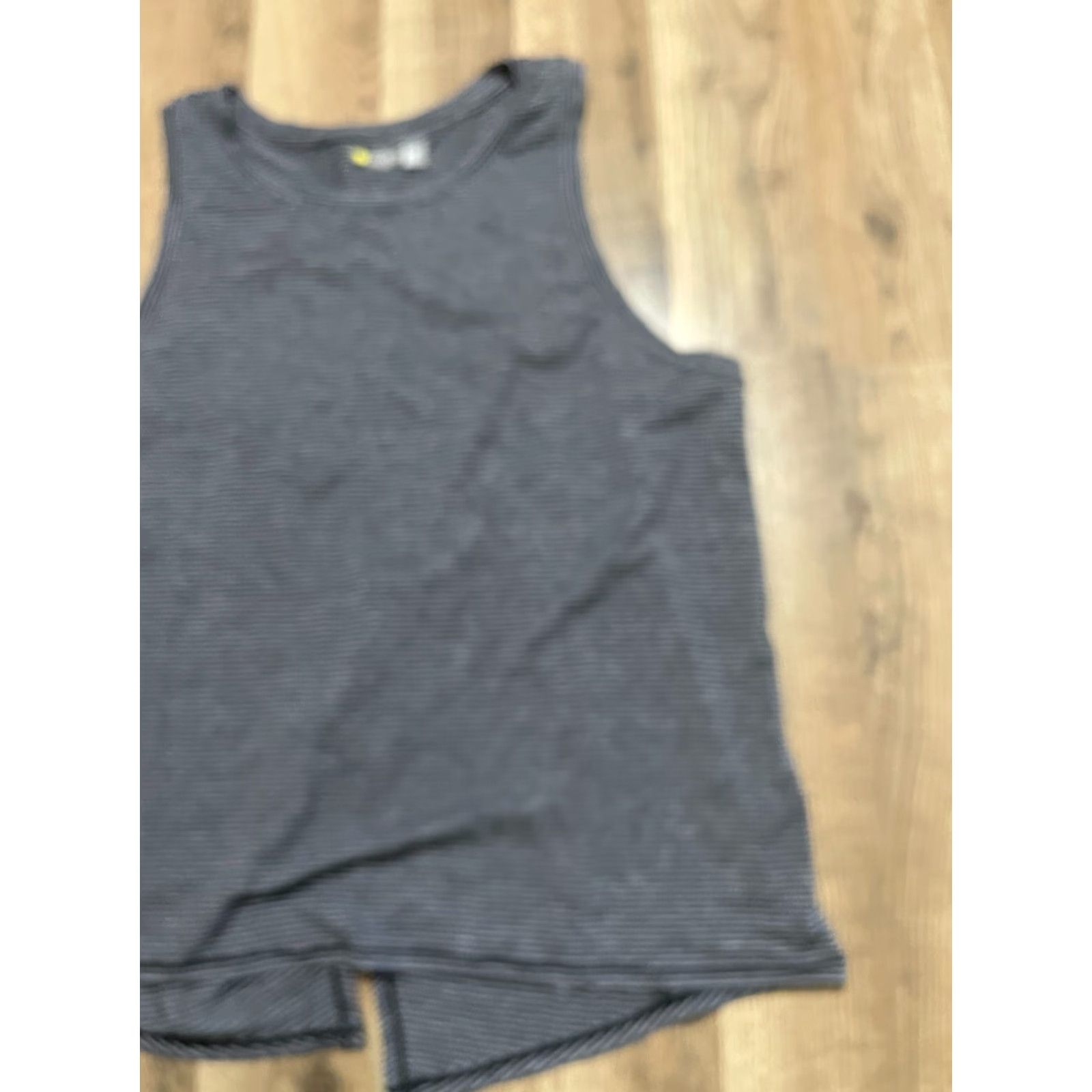 Vintage Zella Tank Top Women's Size L Gray Black Striped Activewear Top Shirt Womens Slim? Size L / US 10 / IT 46 - 4 Thumbnail