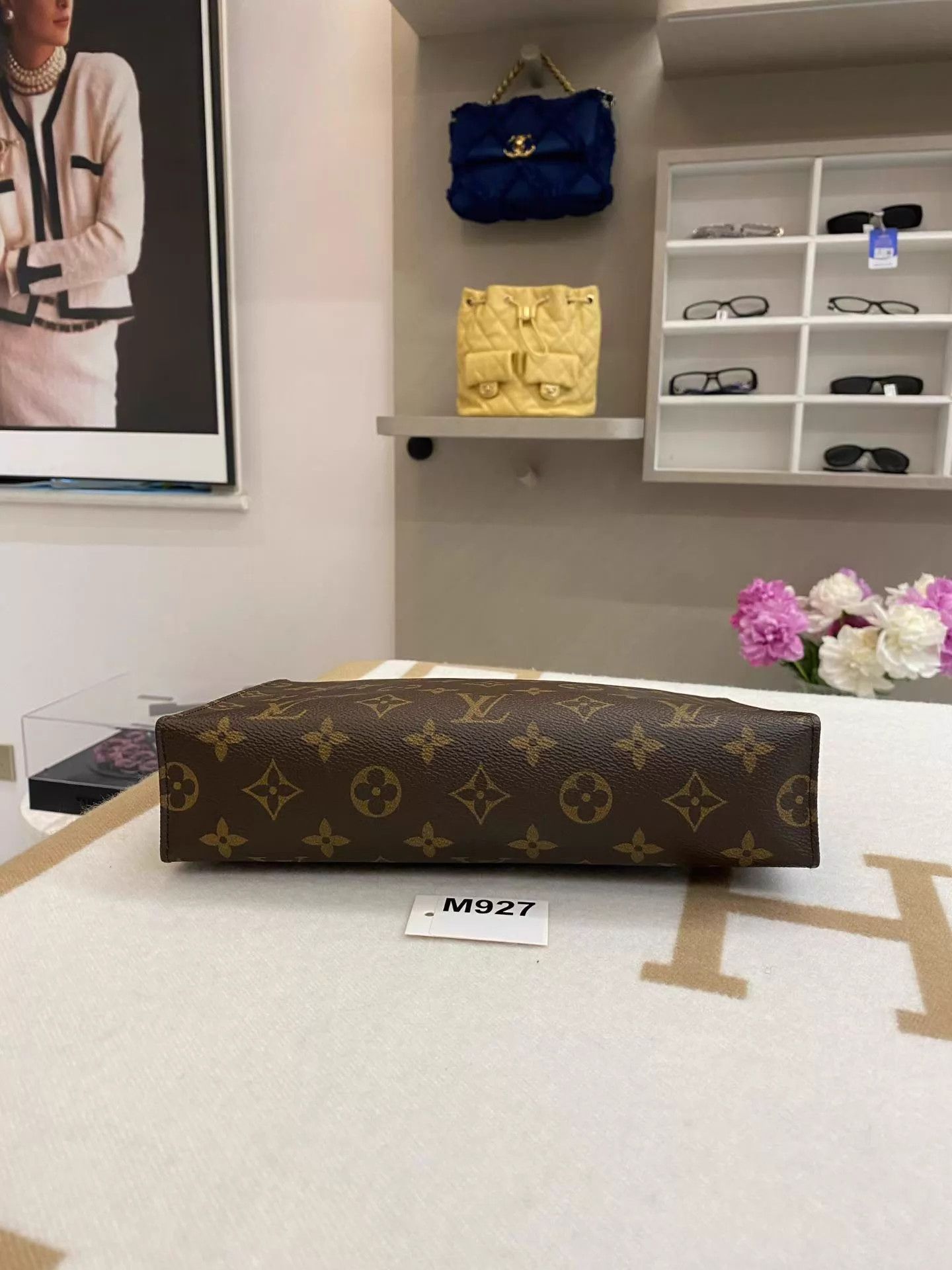Louis Vuitton LV Monogram 26 Clutches Pouch 16M927 GC 25x20x5.5 Size ONE SIZE - 7 Thumbnail