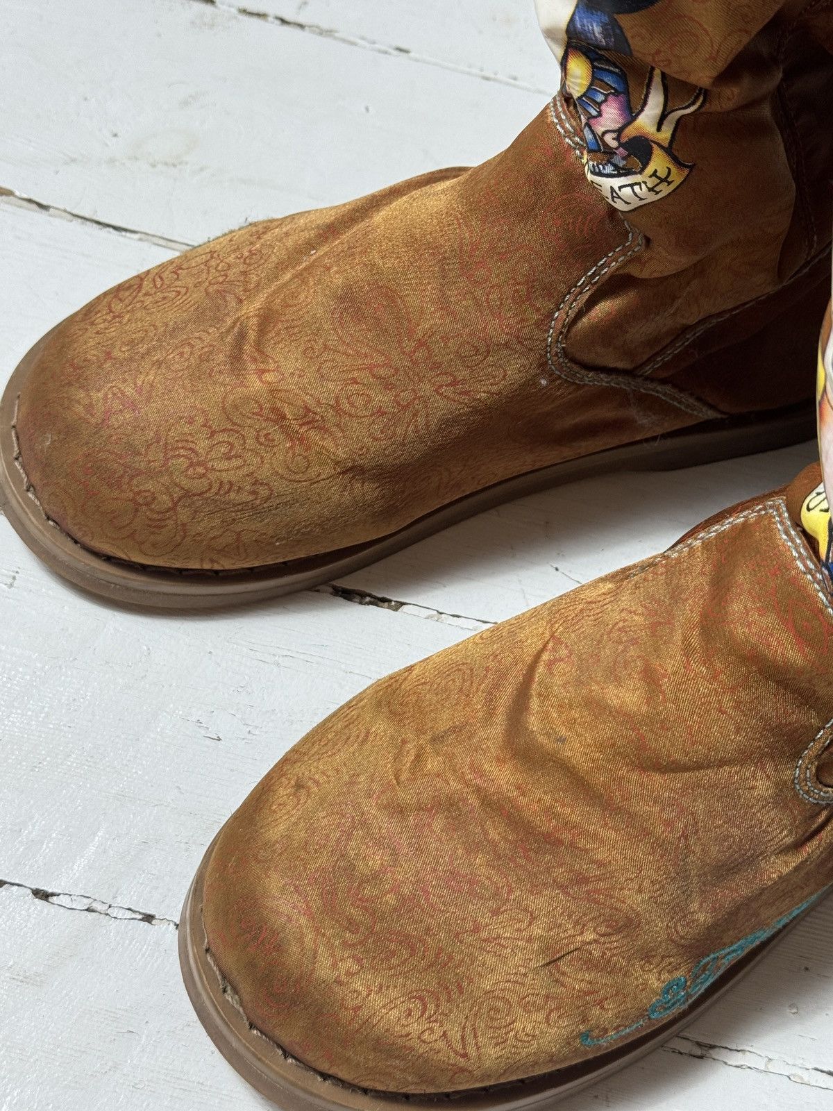 Ed Hardy VINTAGE ED HARDY FLUFFY FUR UGG UNT 2000s BOOTS Size US 7 / IT 37 - 4 Thumbnail