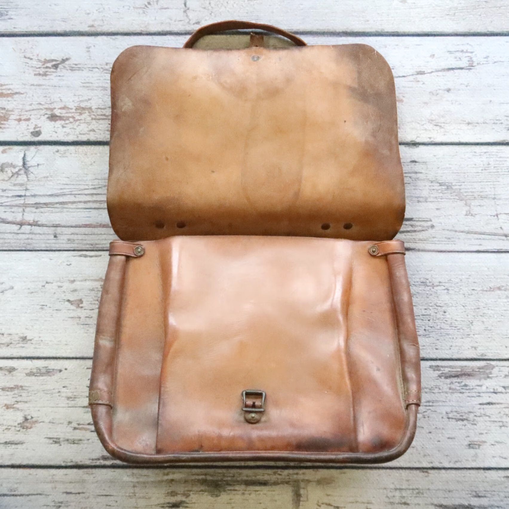 Vintage VINTAGE USPS US Mail Messenger Bag 1944 Made in USA Mens Brown Leather 1940s, Messenger Bag, Vintage, US Mail, Made in USA, 1944, Brown, Leather, Mens Size ONE SIZE - 5 Thumbnail