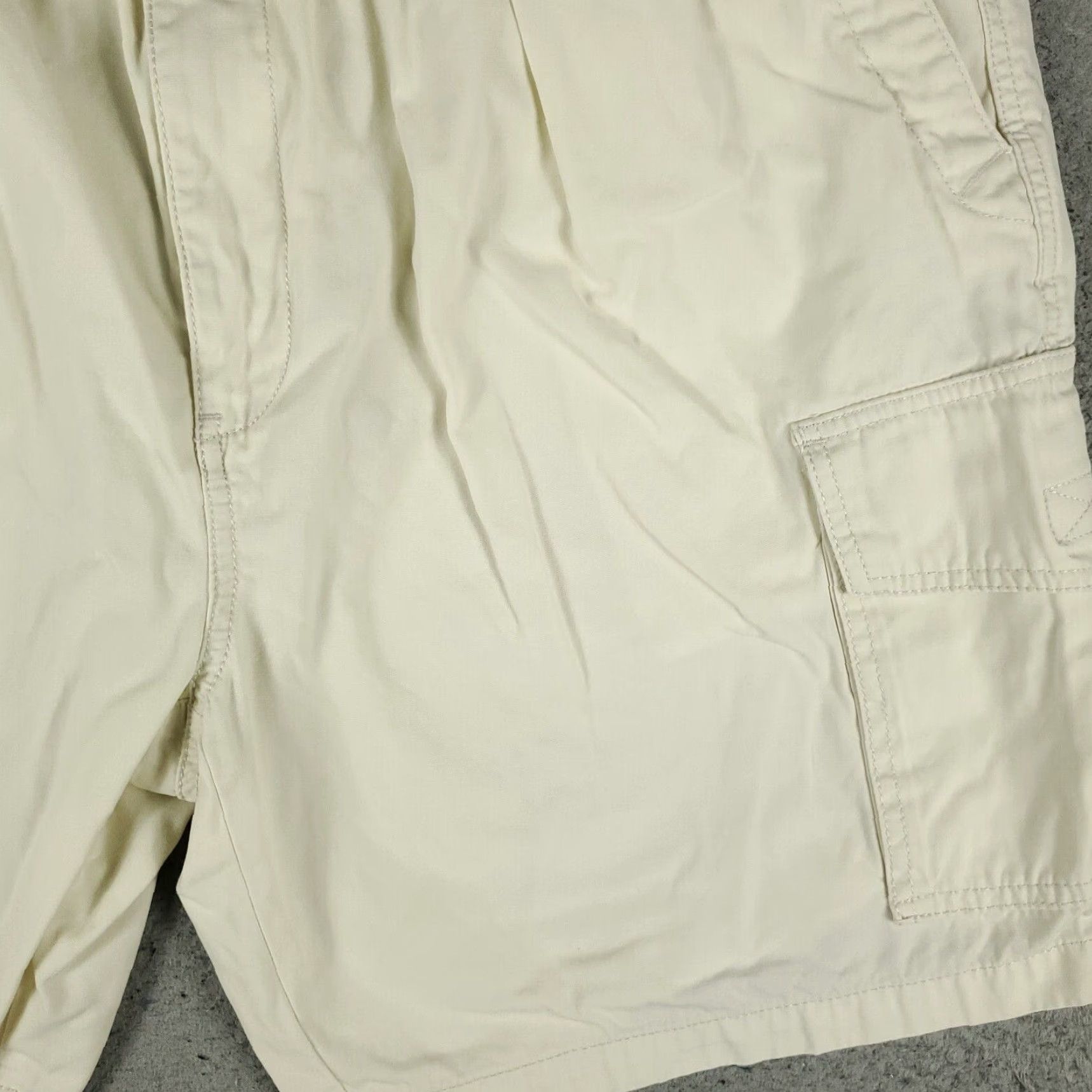 Tommy Bahama VINTAGE Tommy Bahama Cargo Shorts Men XL Ivory Casual Outdoor 2000s Size US 38 / EU 54 - 3 Thumbnail