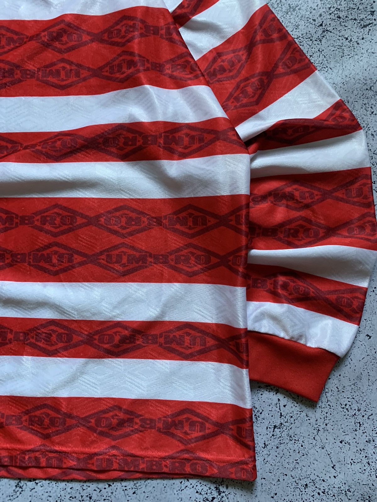 Umbro Vintage Umbro Soccer Jersey Long Sleeve Monogram England Y2K Size US XL / EU 56 / 4 - 3 Thumbnail