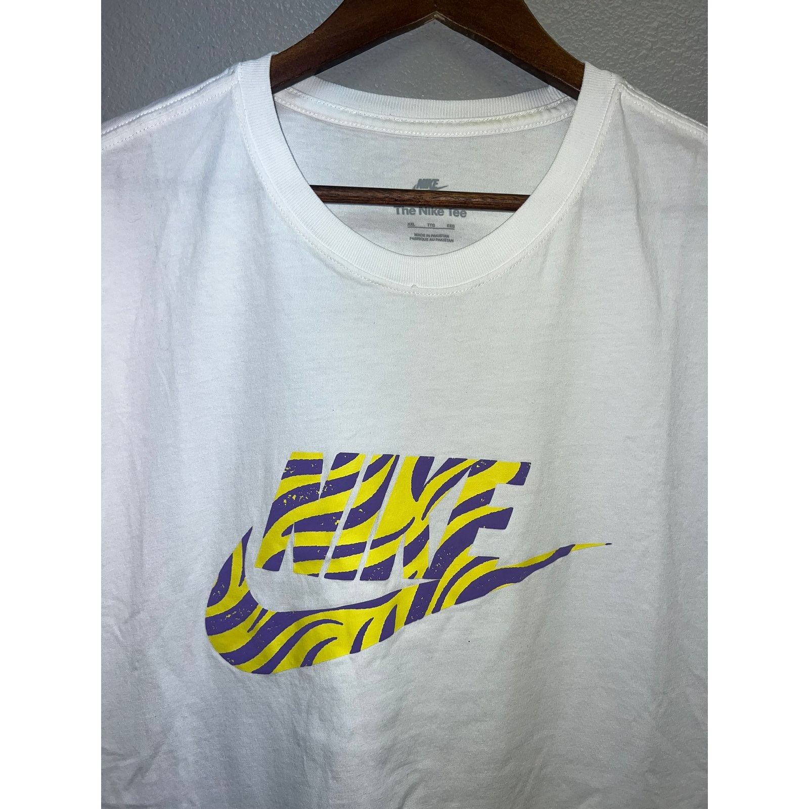 Nike Nike Sportswear Shirt White Purple Yellow Swoosh Tee 2XL XXL Size US XXL / EU 58 / 5 - 2 Thumbnail