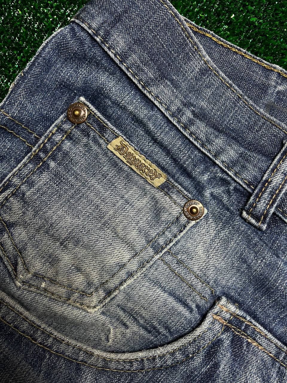 Dsquared2 Very Rare ! Dsquared2 Big Logo Jeans Made in Italy Denim Size US 34 / EU 50 - 6 Thumbnail