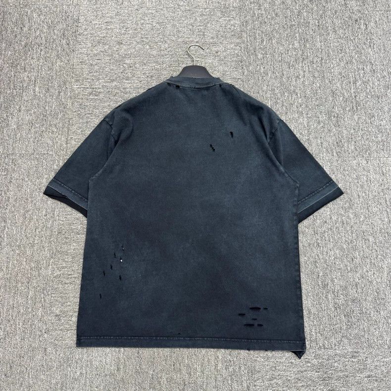 Balenciaga Balenciaga Worn out lettered print short sleeves with hole Size US XS / EU 42 / 0 - 5 Thumbnail